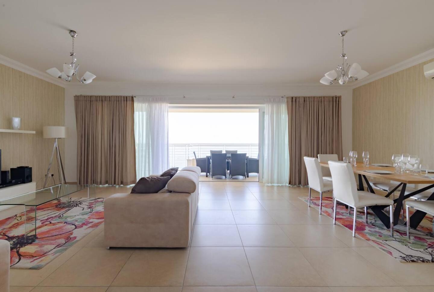 Fort Cambridge Apartments By Homely Sliema Exteriör bild
