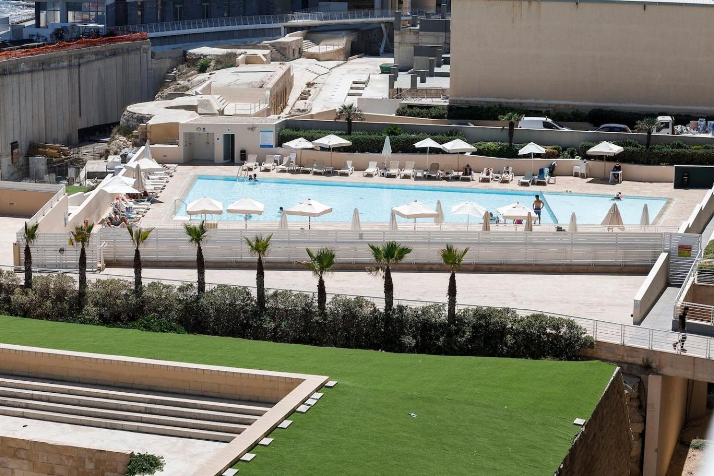 Fort Cambridge Apartments By Homely Sliema Exteriör bild