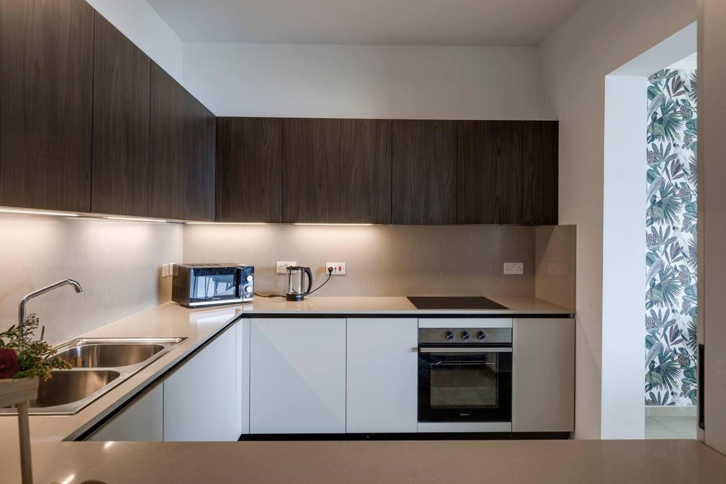 Fort Cambridge Apartments By Homely Sliema Exteriör bild