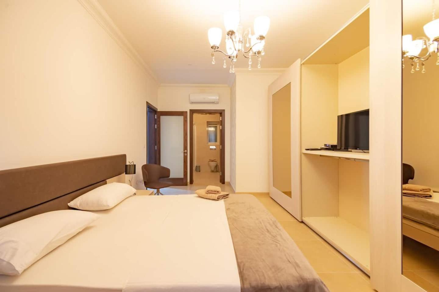 Fort Cambridge Apartments By Homely Sliema Exteriör bild