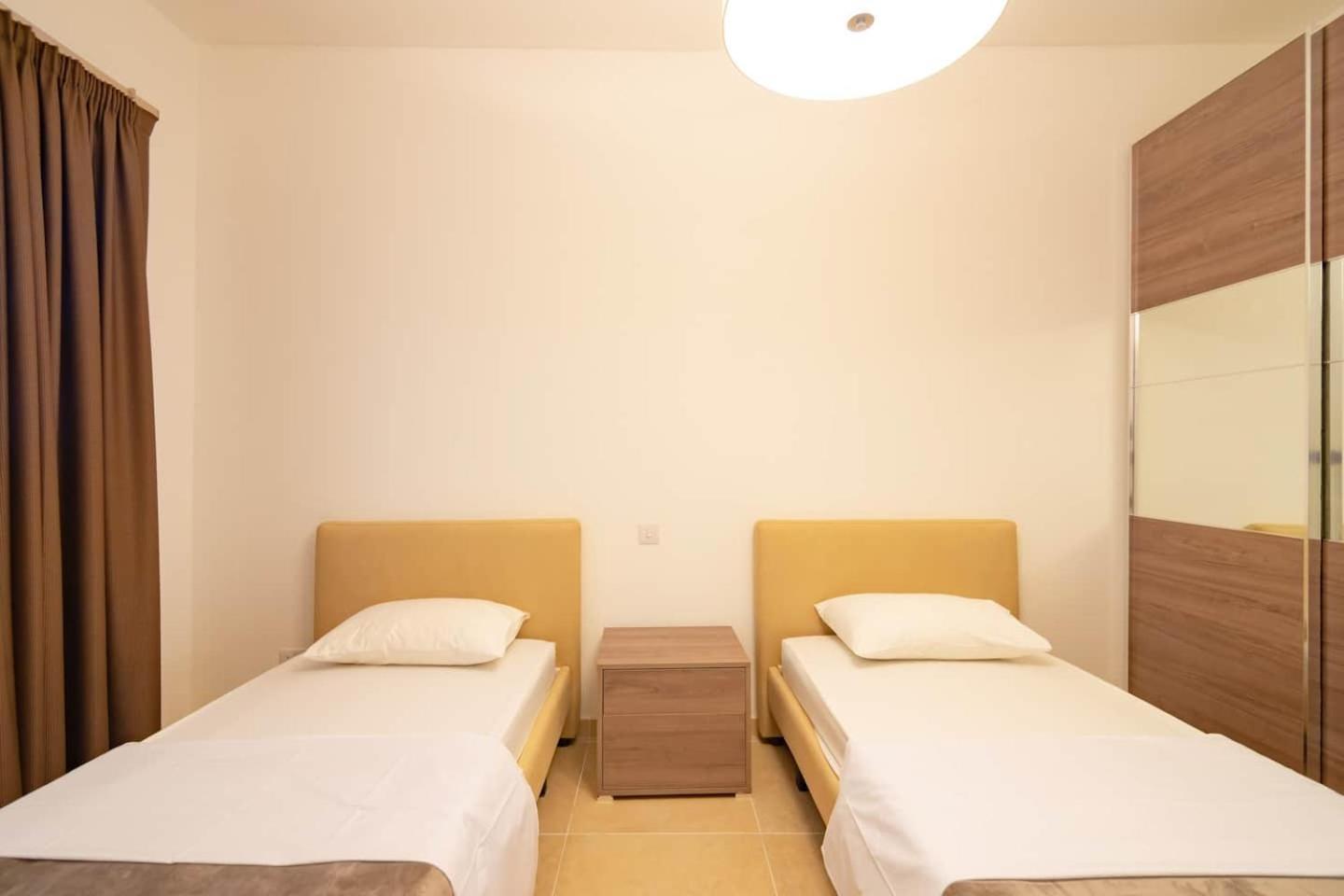Fort Cambridge Apartments By Homely Sliema Exteriör bild