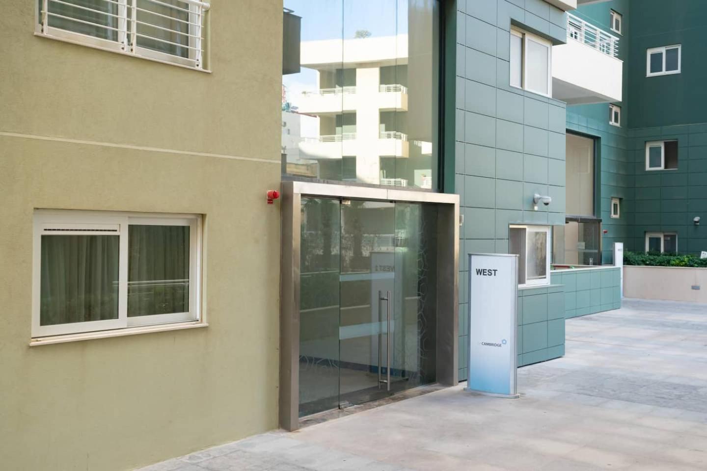 Fort Cambridge Apartments By Homely Sliema Exteriör bild