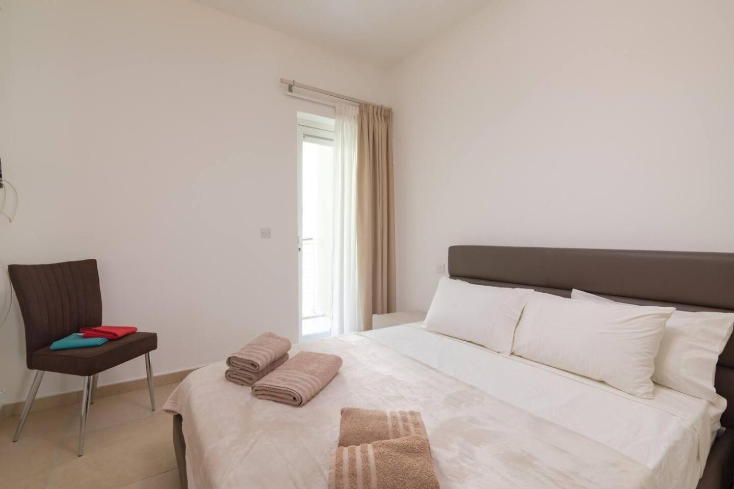 Fort Cambridge Apartments By Homely Sliema Exteriör bild
