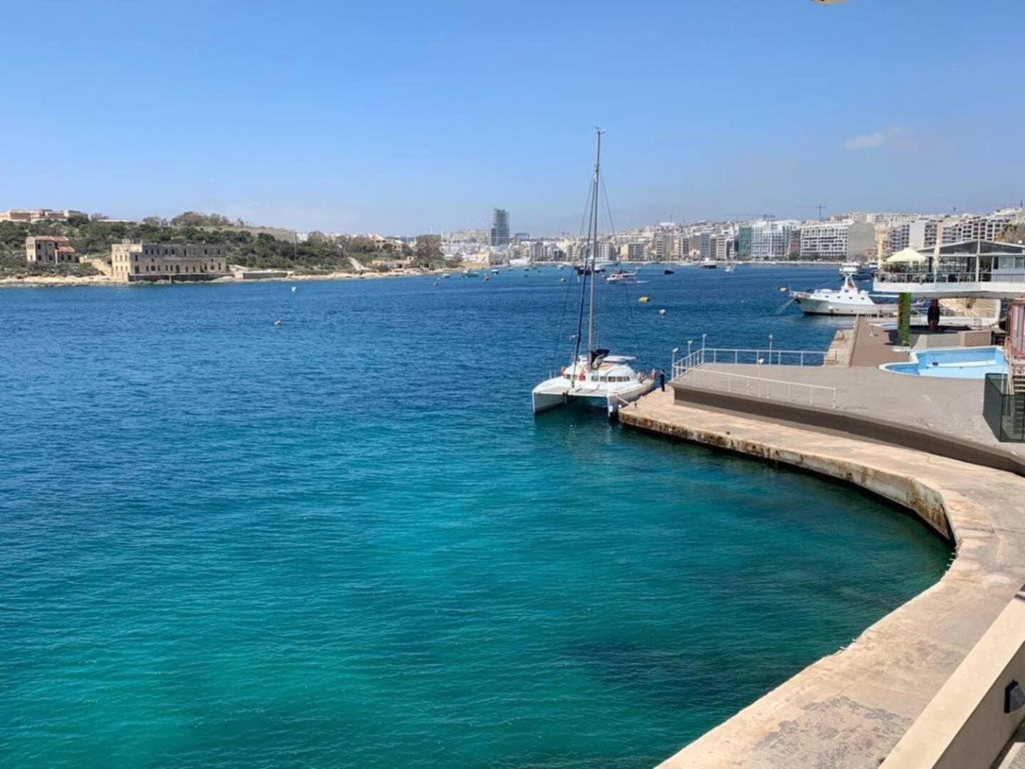Fort Cambridge Apartments By Homely Sliema Exteriör bild