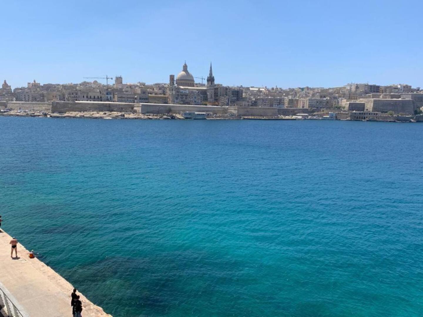 Fort Cambridge Apartments By Homely Sliema Exteriör bild