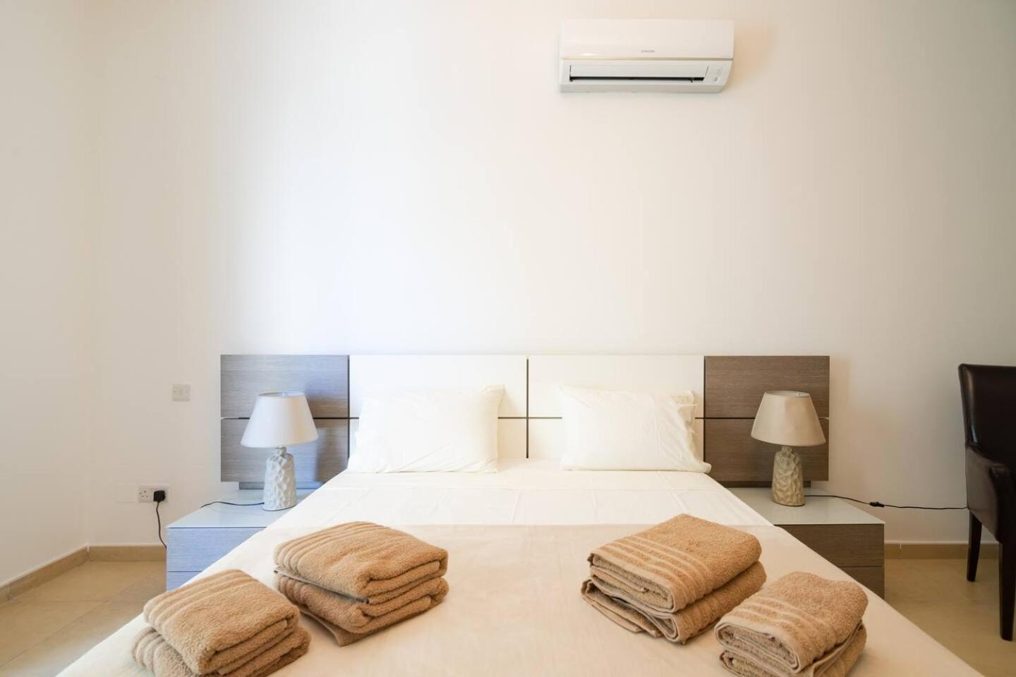 Fort Cambridge Apartments By Homely Sliema Exteriör bild