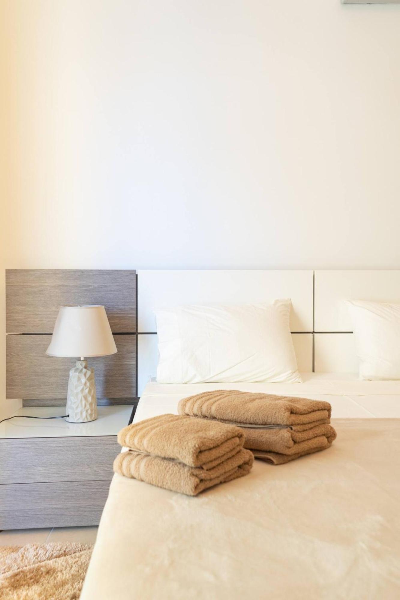 Fort Cambridge Apartments By Homely Sliema Exteriör bild